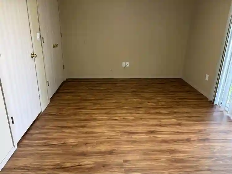 Beautiful apt downtown Fay., Ar