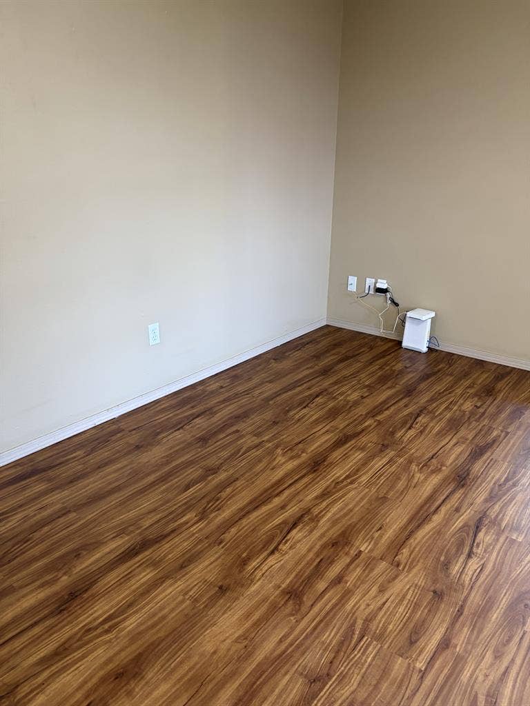 Beautiful apt downtown Fay., Ar