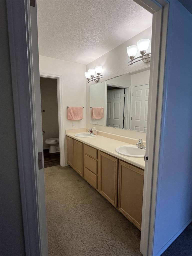 One Room + Private Bath in Tigard