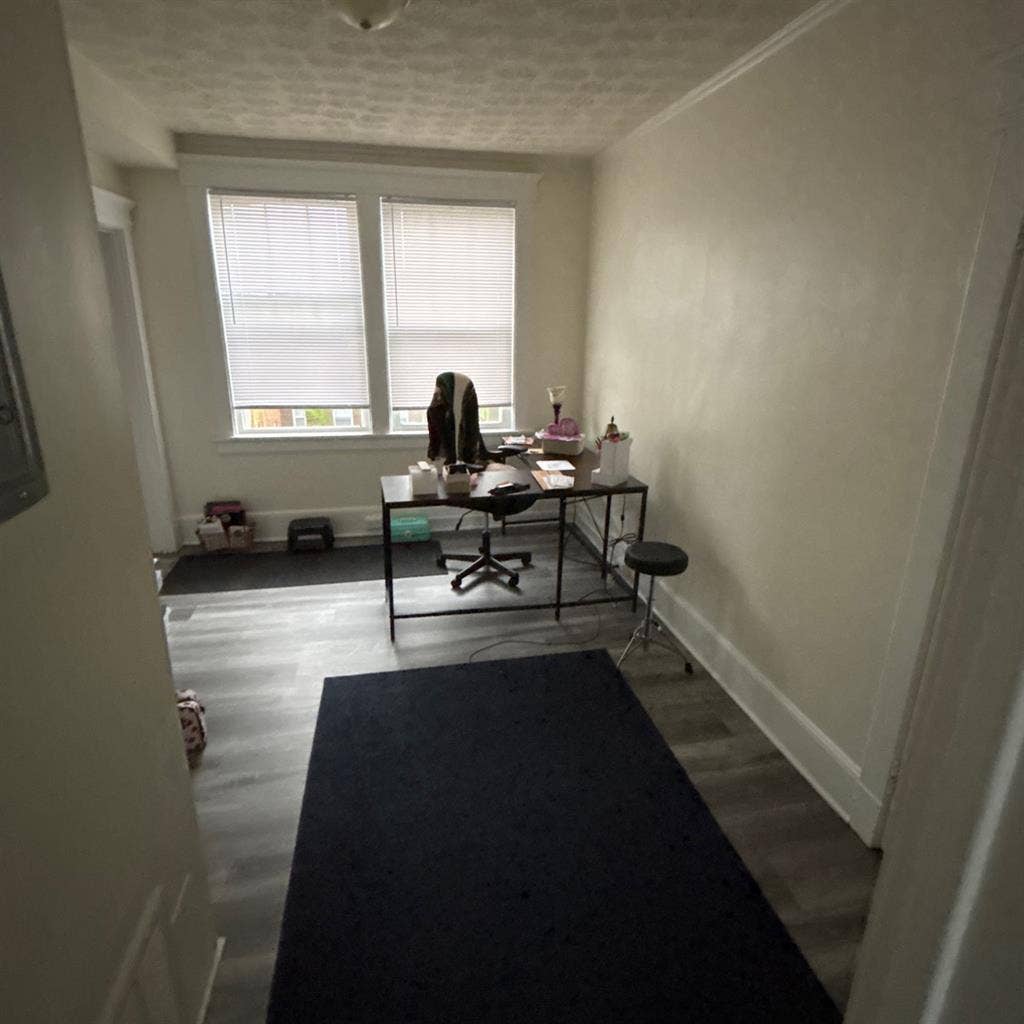 In Need of Roomate!!!