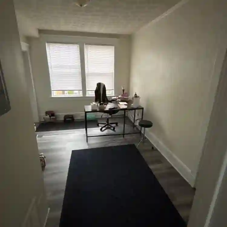 In Need of Roomate!!!