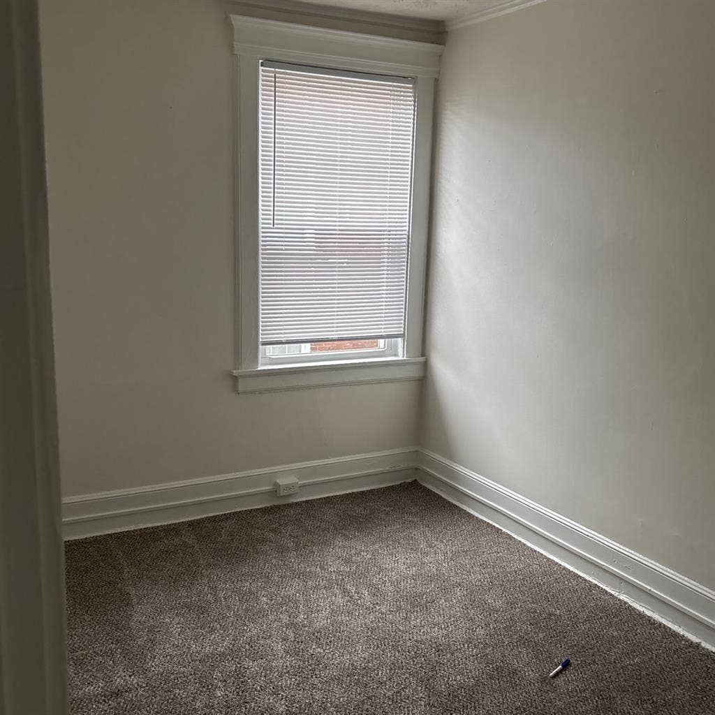In Need of Roomate!!!