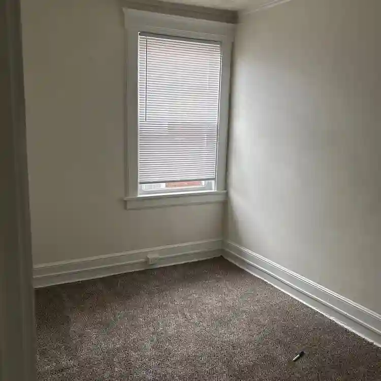 In Need of Roomate!!!