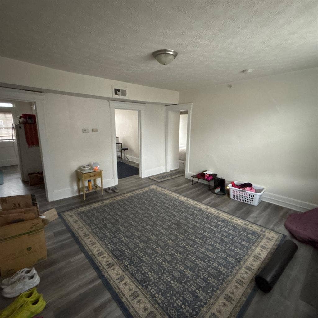 In Need of Roomate!!!
