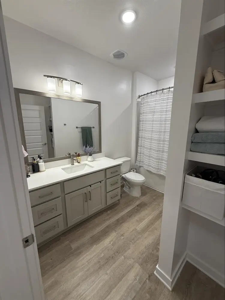 Amazing room/private bathroom🌸