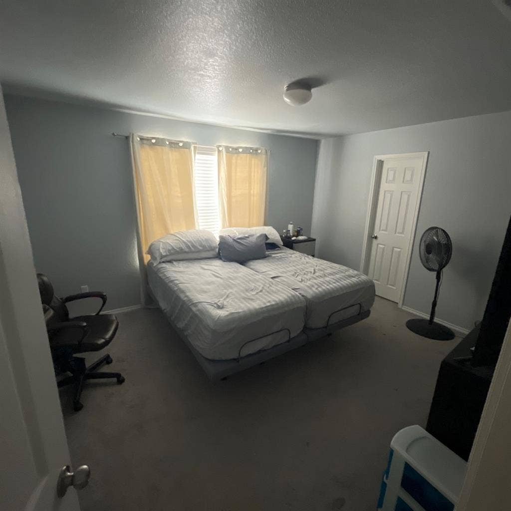 1 room unfurnished