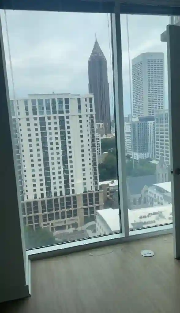 Midtown High Rise 1Bed/1Bath
