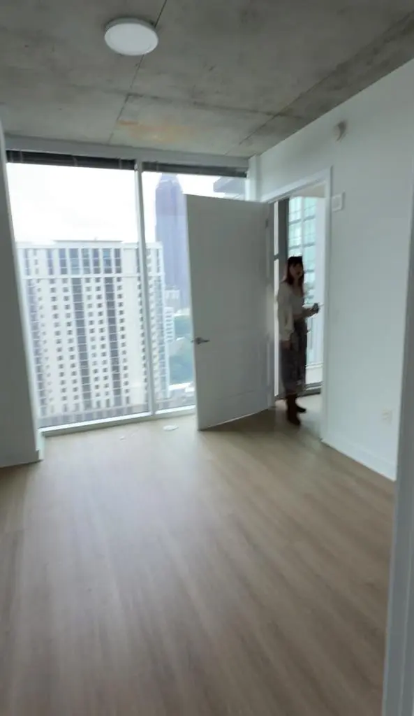 Midtown High Rise 1Bed/1Bath