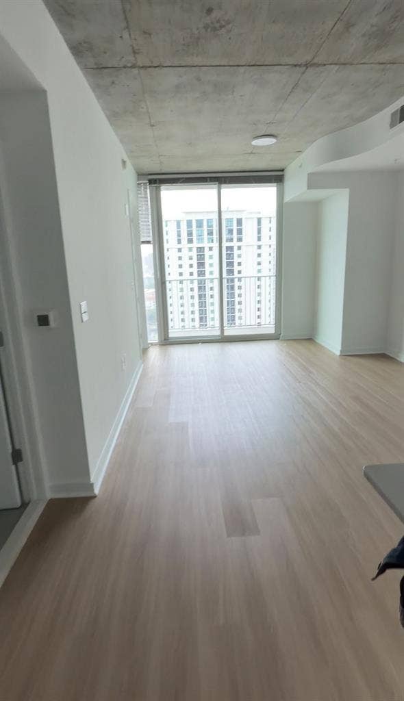 Midtown High Rise 1Bed/1Bath