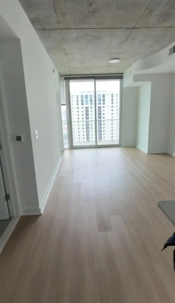 Midtown High Rise 1Bed/1Bath