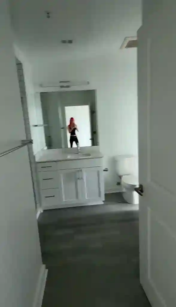 Midtown High Rise 1Bed/1Bath