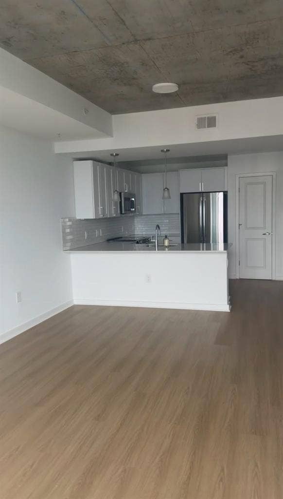 Midtown High Rise 1Bed/1Bath