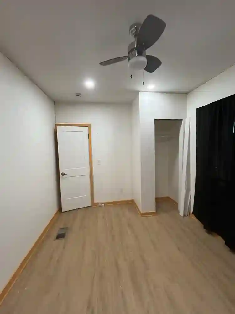I bedroom shared bathroom