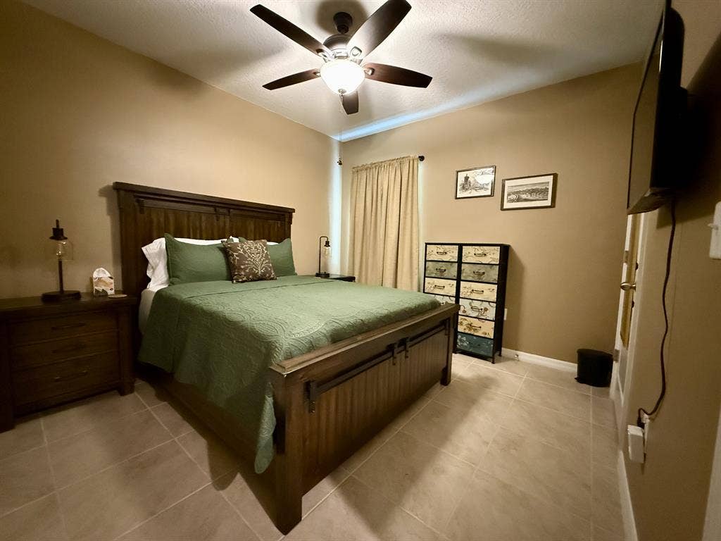 Furnished Room/Private BR/Utilities