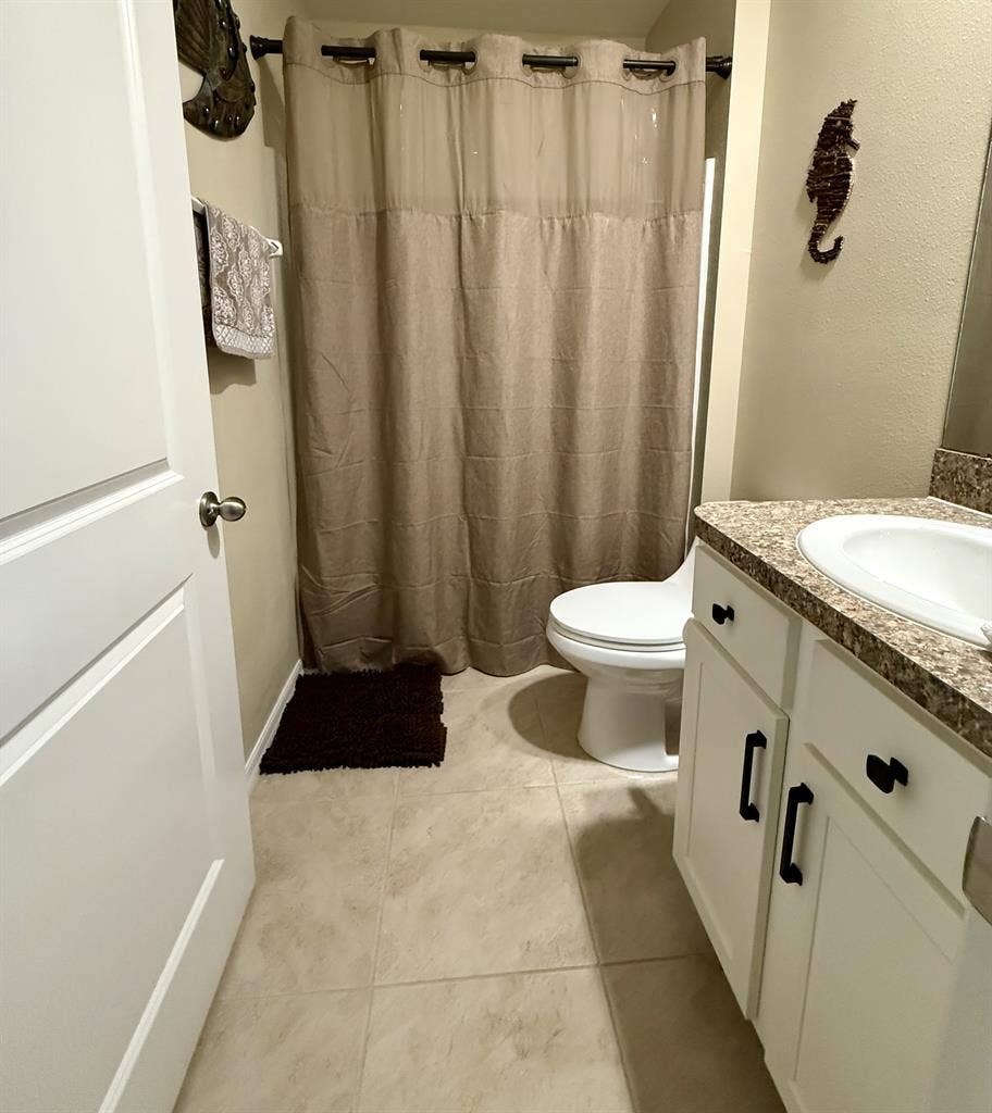 Furnished Room/Private BR/Utilities