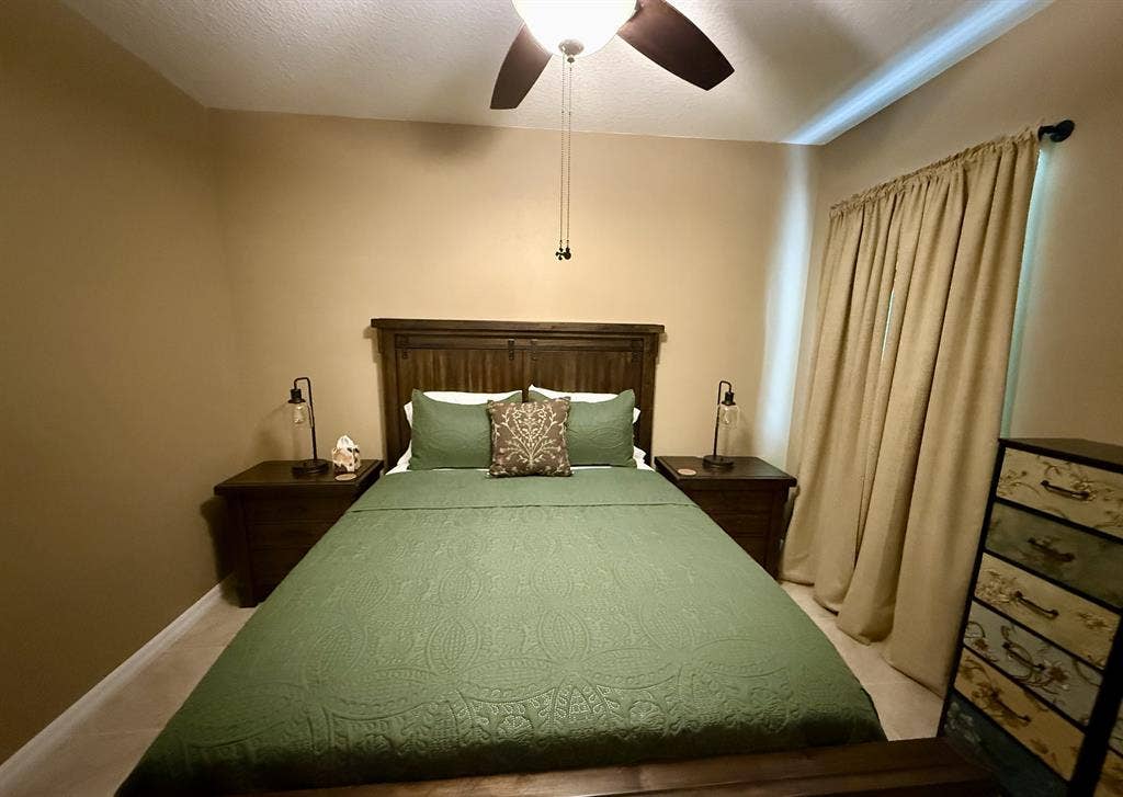 Furnished Room/Private BR/Utilities