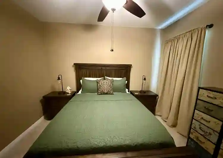 Furnished Room/Private BR/Utilities