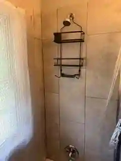 2 rooms available