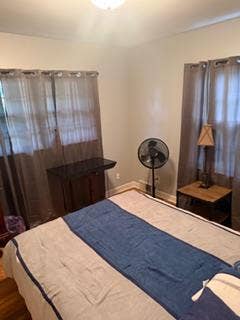 2 rooms available