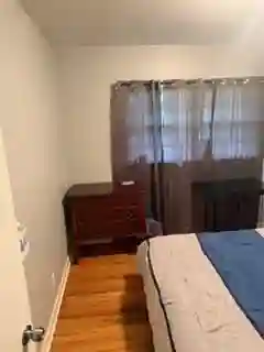 2 rooms available