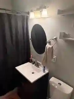 2 rooms available