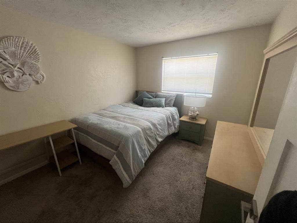 Looking for SOLO roommate!!!