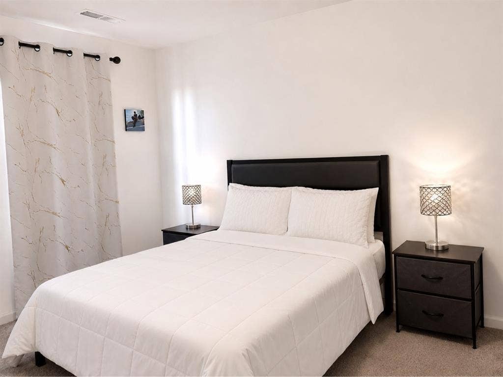 Private room and bath shared living