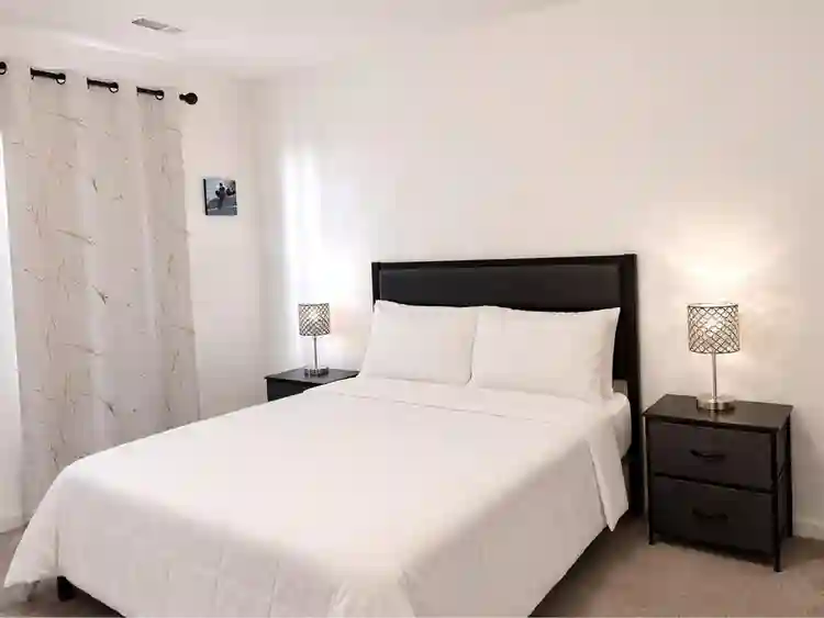 Private room and bath shared living