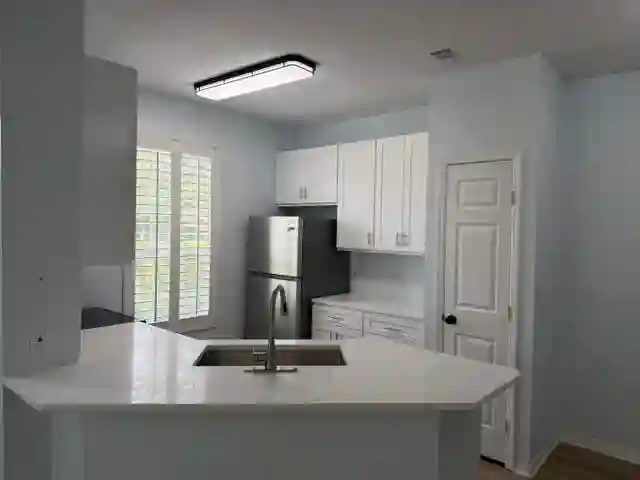 condo for rent Ground level