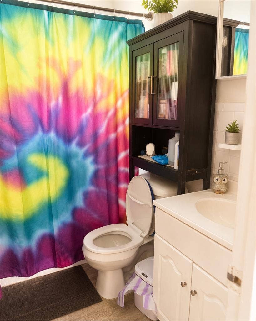 FURNISHED ROOM 33312 AVAILABLE 9/1