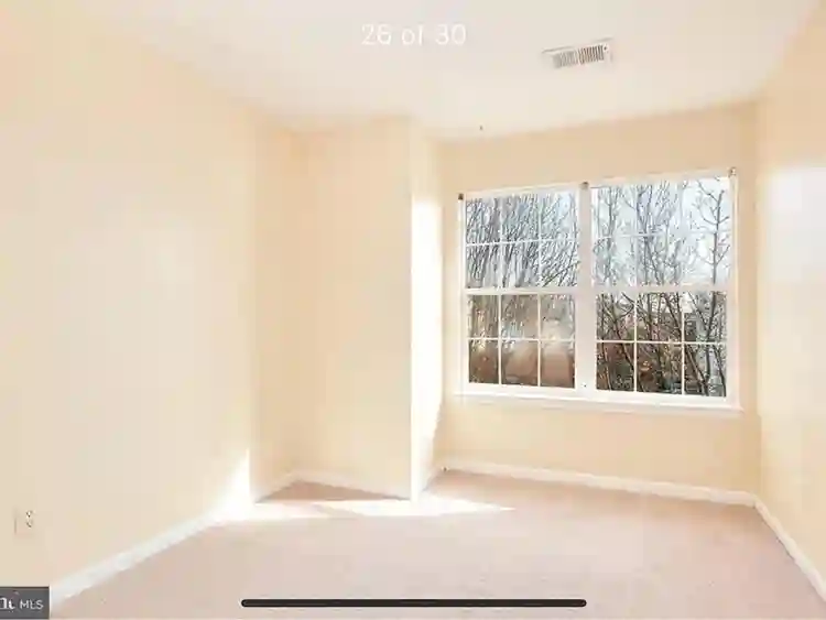 Private room in a 3b2.5b townhouse