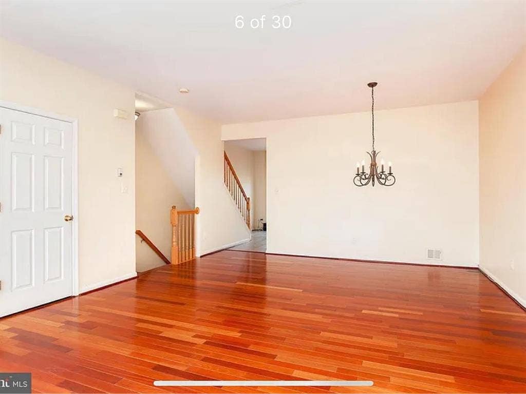 Private room in a 3b2.5b townhouse