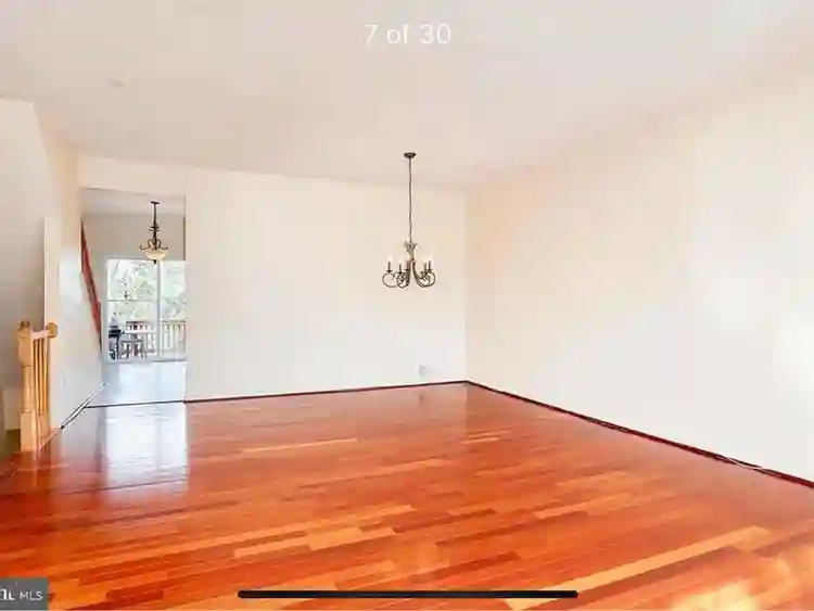 Private room in a 3b2.5b townhouse