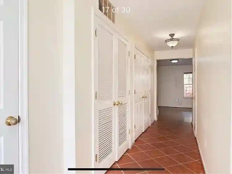 Private room in a 3b2.5b townhouse