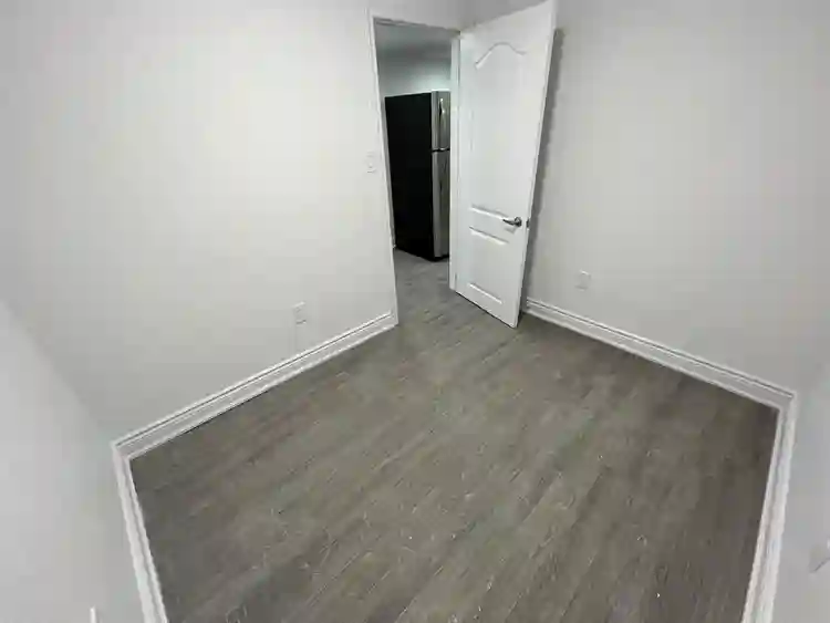 2 bed, 2 bath basement from 1sep