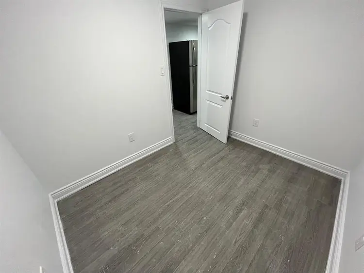 2 bed, 2 bath basement from 1sep