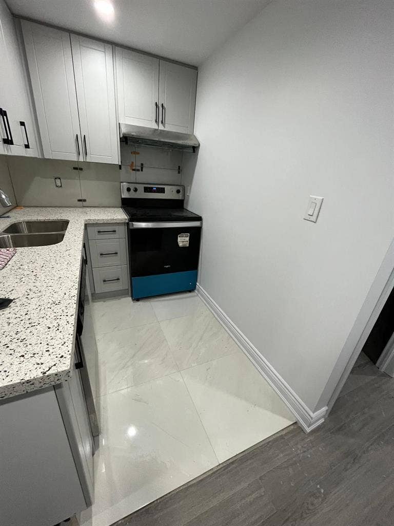 2 bed, 2 bath basement from 1sep