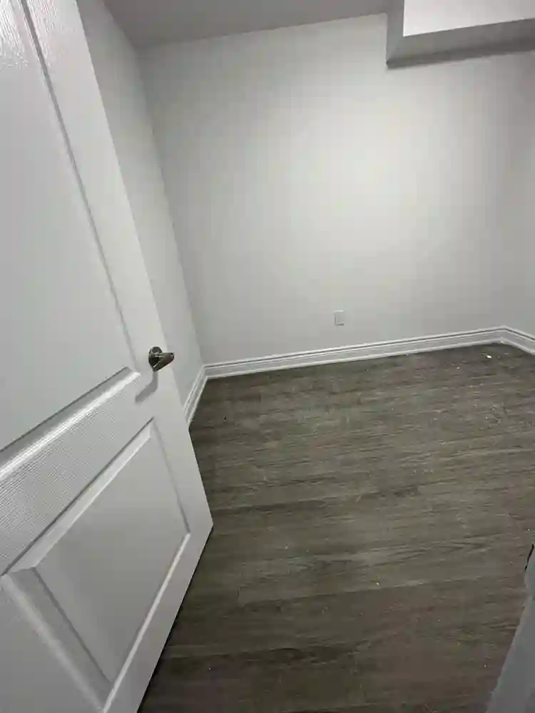 2 bed, 2 bath basement from 1sep