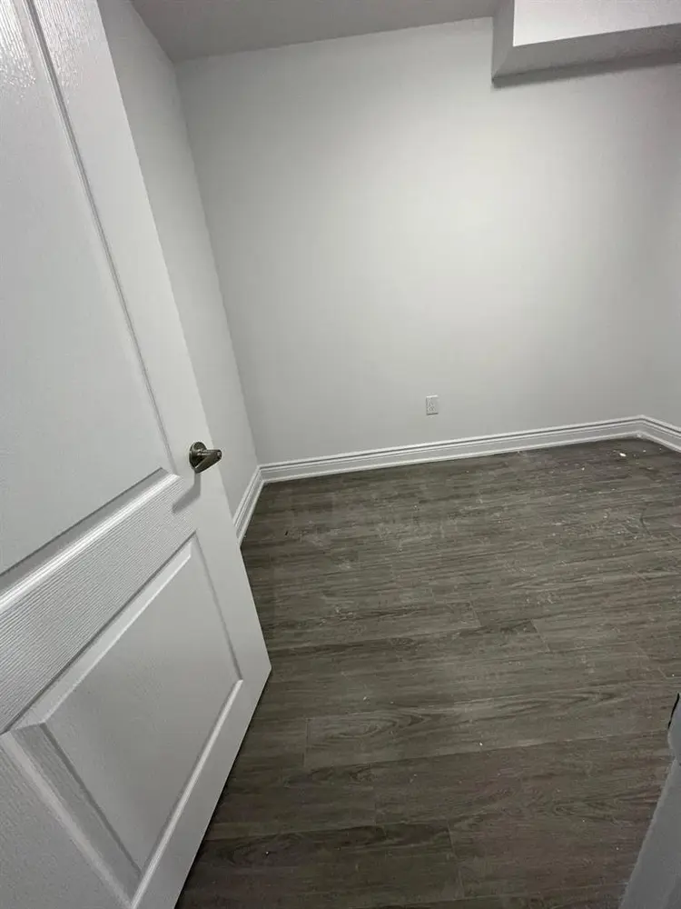 2 bed, 2 bath basement from 1sep