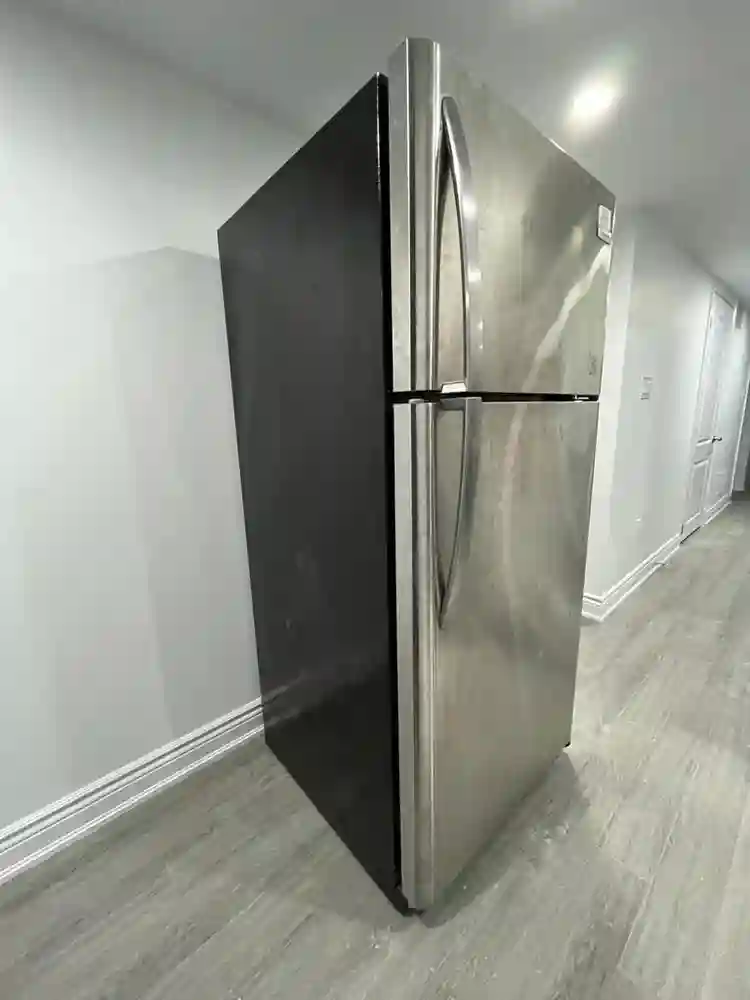 2 bed, 2 bath basement from 1sep