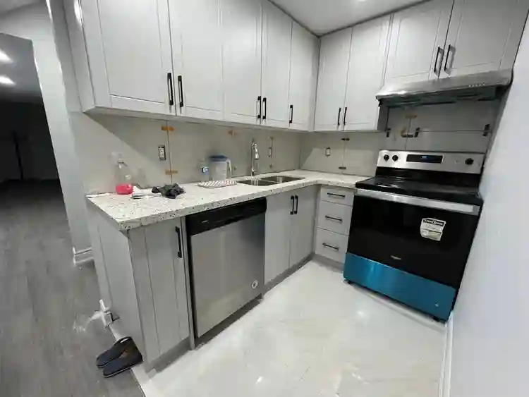 2 bed, 2 bath basement from 1sep
