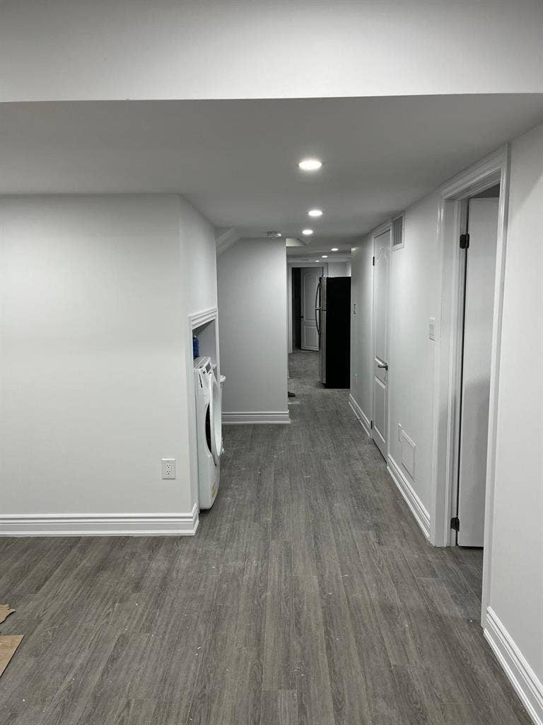 2 bed, 2 bath basement from 1sep