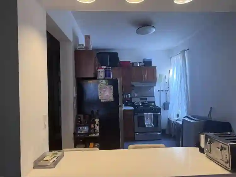 3bd/1bth; Sept 1st; 32F & 28M