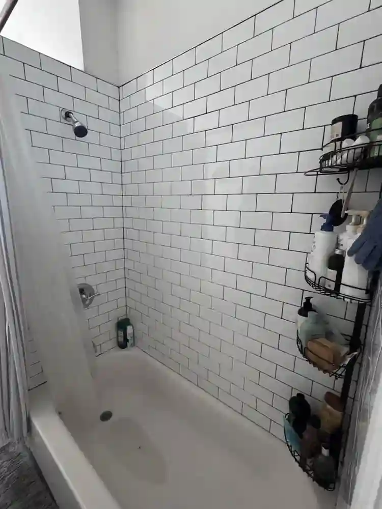 3bd/1bth; Sept 1st; 32F & 28M