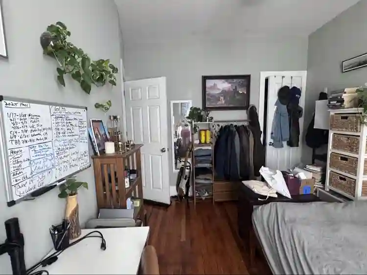 3bd/1bth; Sept 1st; 32F & 28M