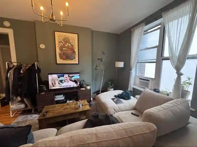3bd/1bth; Sept 1st; 32F & 28M