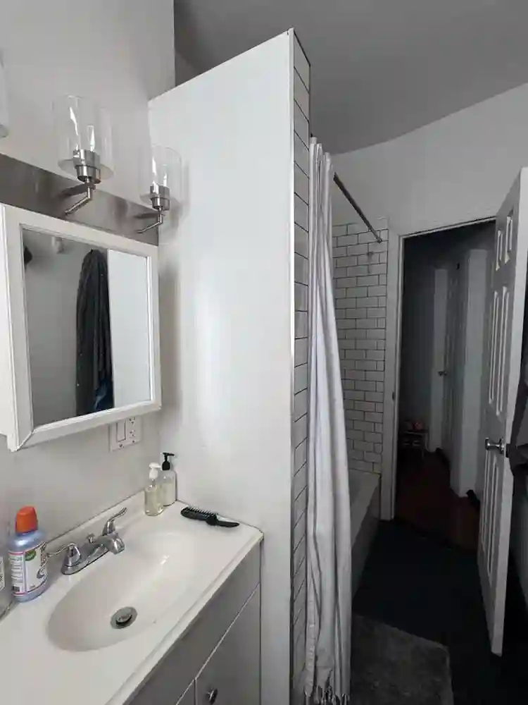 3bd/1bth; Sept 1st; 32F & 28M