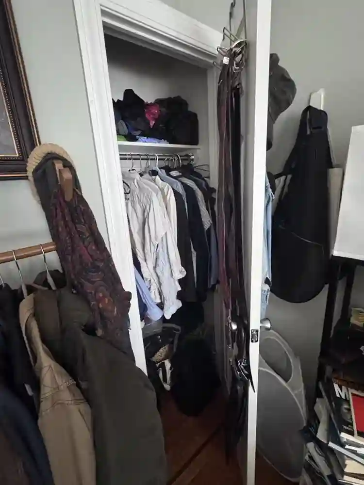 3bd/1bth; Sept 1st; 32F & 28M