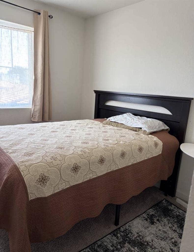Renting a bedroom available now