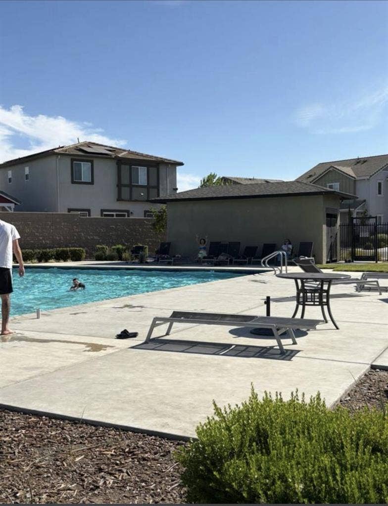 Renting a bedroom available now